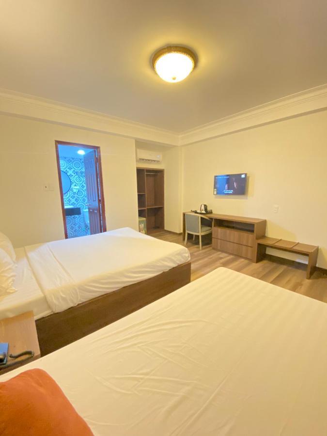 Hotel Lharmonie 2 3*